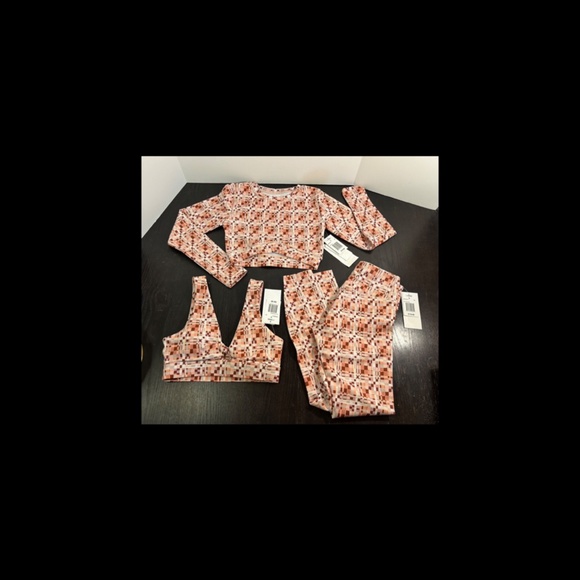 L*Space 3pc Set Aim High Top/Do The Twist Bra/Hot To Trot Legging Block Party S - Picture 2 of 16